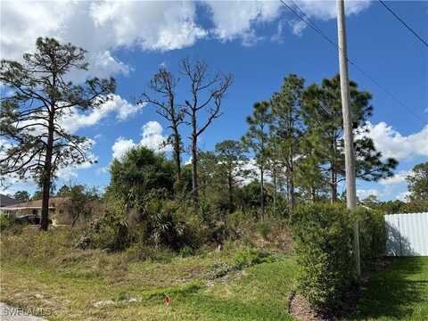 1009 Acacia Avenue, Lehigh Acres, FL 33972