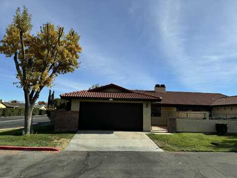 43748 Mona Street, Lancaster, CA 93535