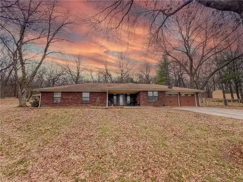 302 Southern Hills Drive, Coffeyville, KS 67337