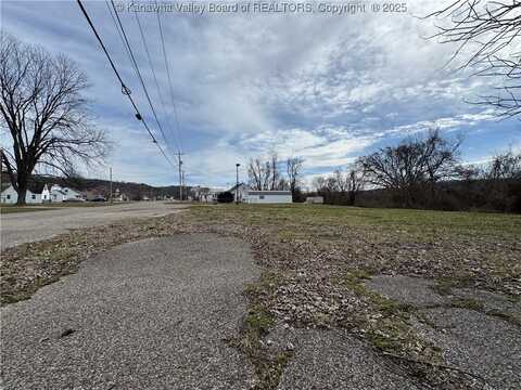 909 Roosevelt Boulevard, Eleanor, WV 25070