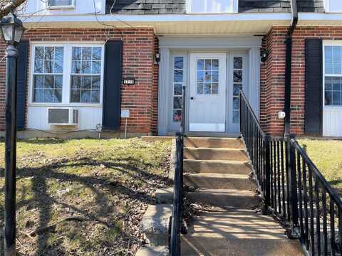 1715 Mayenne Court, Saint Louis, MO 63125