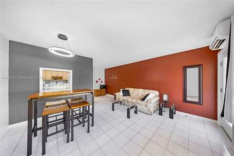 900 SW 10th Ter, Hallandale Beach, FL 33009