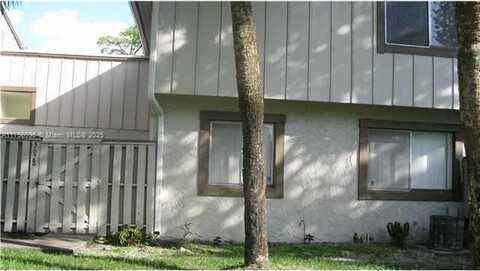 5628 NW 21st St, Lauderhill, FL 33313