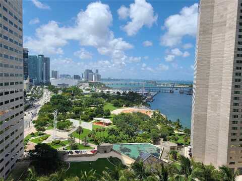 325 BISCAYNE BL, Miami, FL 33131