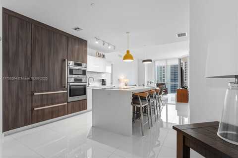 851 NE 1st Ave, Miami, FL 33132