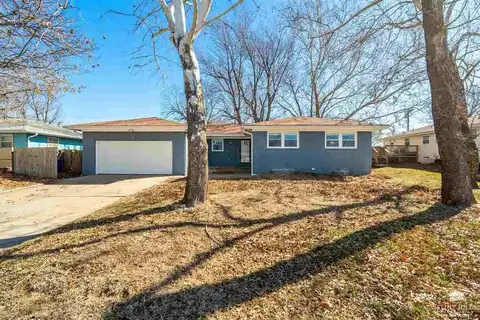 1325 S Garfield Street, Junction City, KS 66441