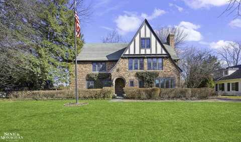 942 Sunningdale, Grosse Pointe Woods, MI 48236