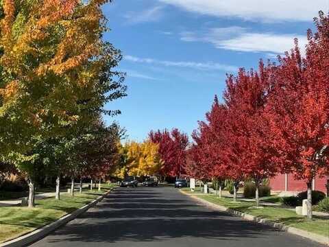 878 NW 18th Court, Redmond, OR 97756