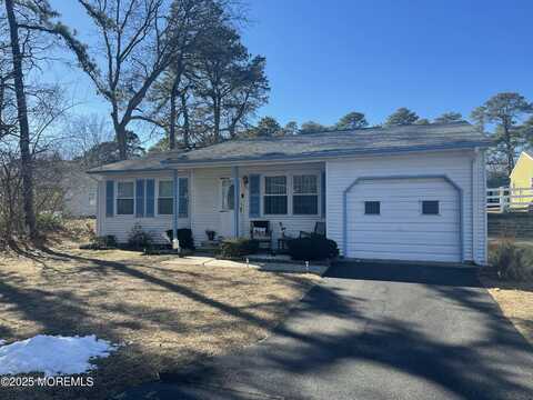 21 Chelsea Drive, Manchester, NJ 08759