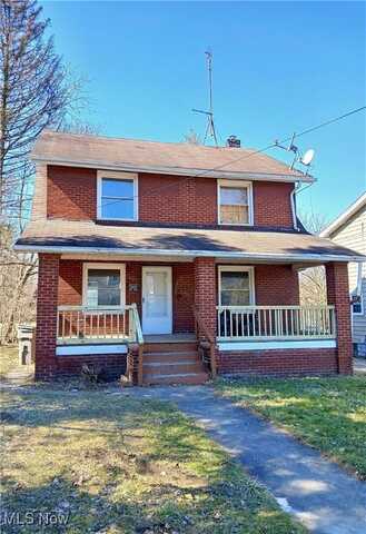 2222 Birch Street, Youngstown, OH 44507