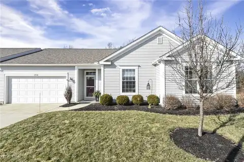 8736 Wakefield Run, North Ridgeville, OH 44039