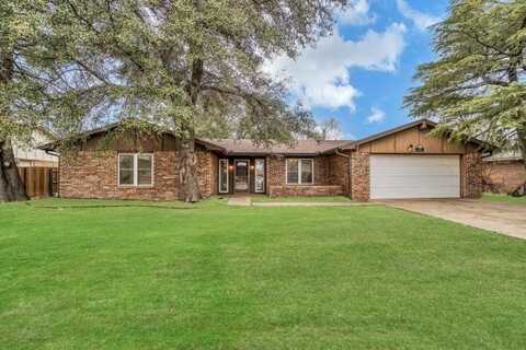 613 Cambridge Drive, Altus, OK 73521