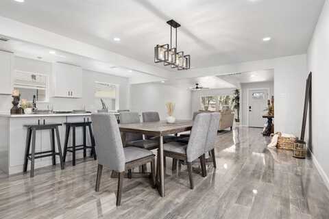 2738 Mccutcheon Lane, Dallas, TX 75227
