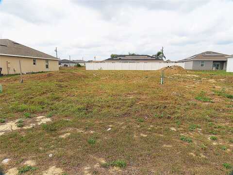 716 Desmoines Dr., Kissimmee, FL 34759