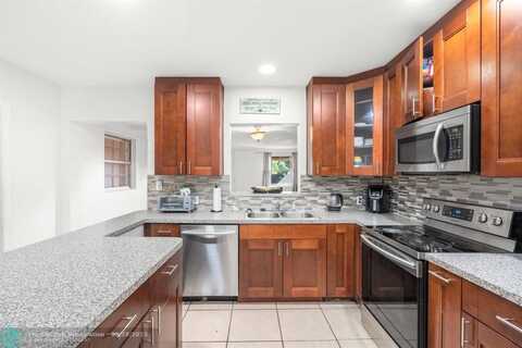 6860 SW 18TH CT, North Lauderdale, FL 33068