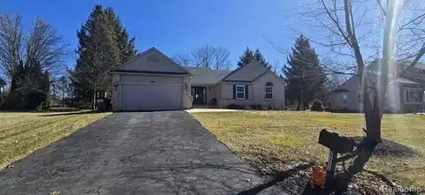 2111 WOODLAND RAVINE Drive, Brighton, MI 48114