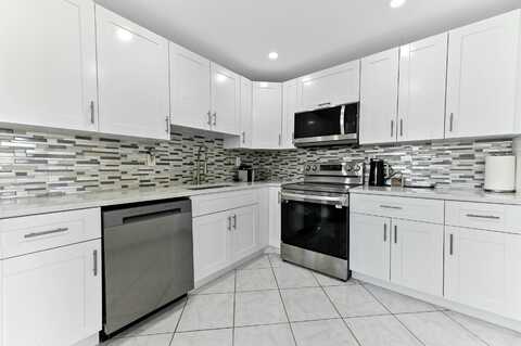528 Burgundy K, Delray Beach, FL 33484