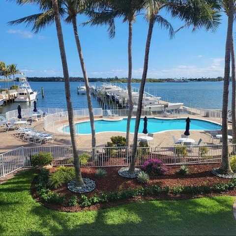 147 Harbors Way, Boynton Beach, FL 33435