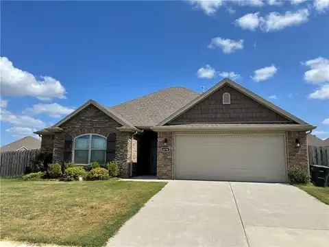 4494 Wales DR, Fayetteville, AR 72704