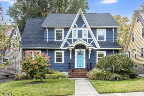 24 De Hart Rd, Maplewood, NJ 07040