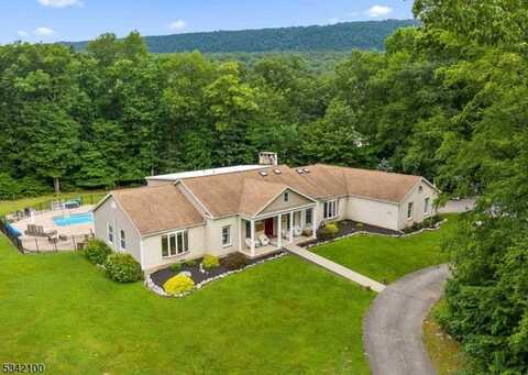 2 Beechwood Rd, Blairstown, NJ 07832