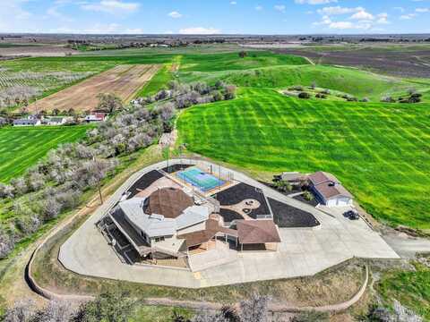 8560 Holmes Lane, Winters, CA 95694