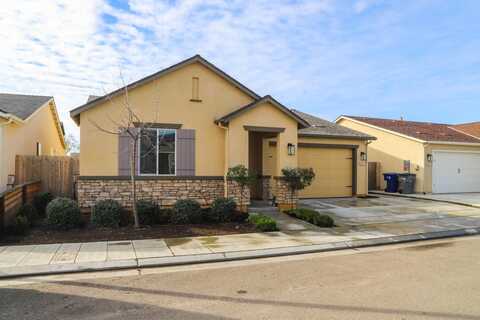 6575 Fern Avenue E, Fresno, CA 93727