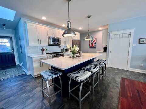 7903 Atlantic Ave, Margate City, NJ 08402