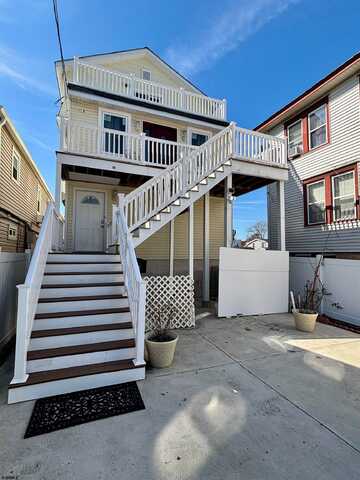 8 N Newport Ave, Ventnor City, NJ 08406