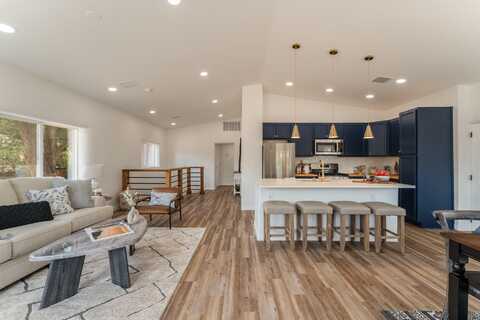2076 Ledd Drive, Santa Fe, NM 87507