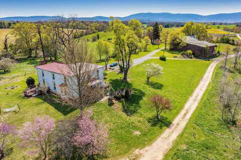 514 LIPSCOMB RD, STUARTS DRAFT, VA 24477