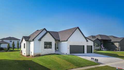 8911 Ranch Gate Road, Lincoln, NE 68520