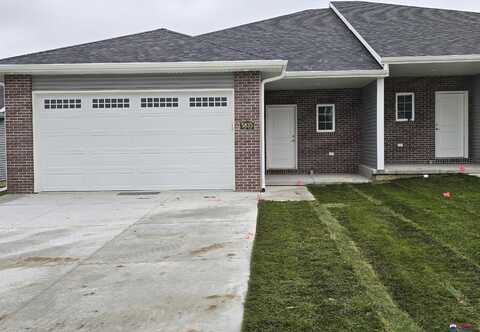 5835 S 94th Street, Lincoln, NE 68526