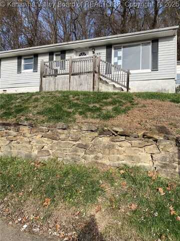 221 Hillside Drive, Nitro, WV 25143
