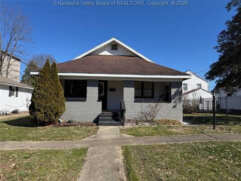 1243 Pike Street, Milton, WV 25541