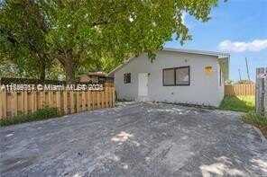 303 NW 7th St, Hallandale Beach, FL 33009