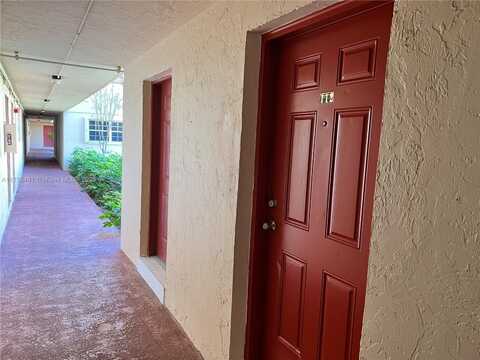 10903 N Kendall Dr, Miami, FL 33176