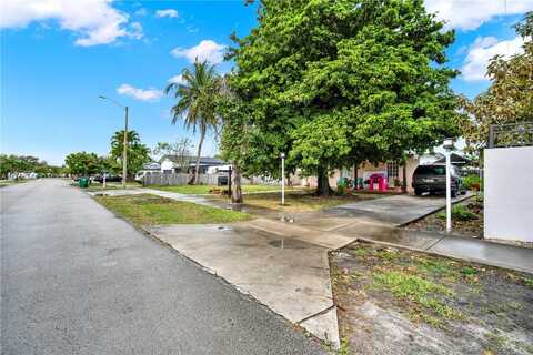 9821 SW 47th St, Miami, FL 33165