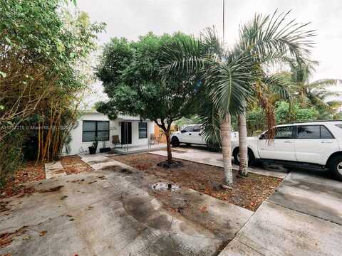 5652 Hayes St, Hollywood, FL 33021