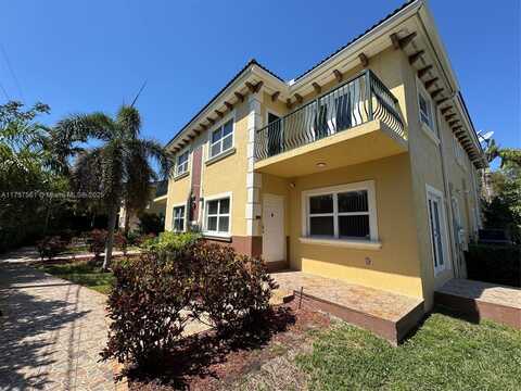 722 NE 4th Ct, Hallandale Beach, FL 33009