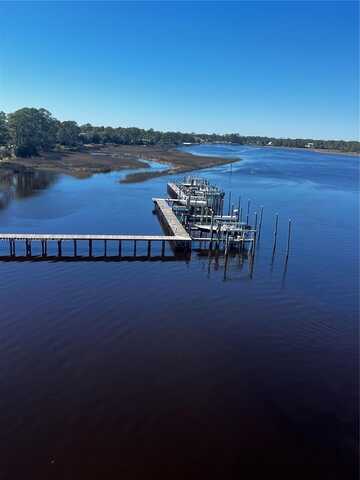 105 Anglers Harbor Ct, Carrabelle, FL 32322