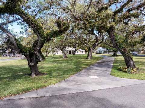 1132 Riverbend Dr, Labelle, FL 33935