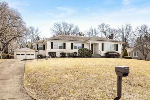 81 Garden Avenue, Franklin, NJ 08823