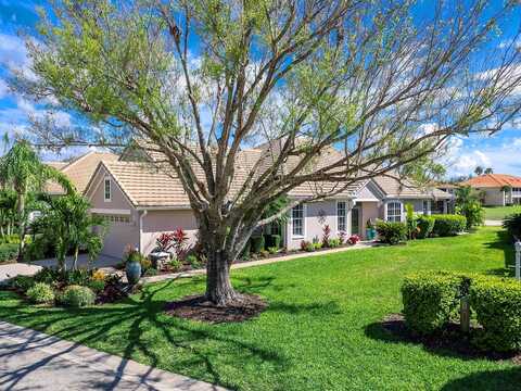7052 WOODMORE TERRACE, LAKEWOOD RANCH, FL 34202