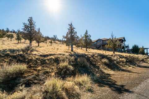 904 Highland View Loop, Redmond, OR 97756