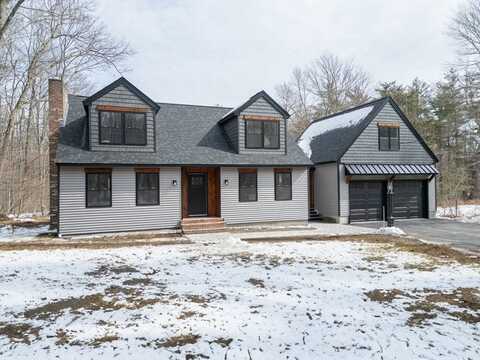 40 Gilchrist Rd, Townsend, MA 01469