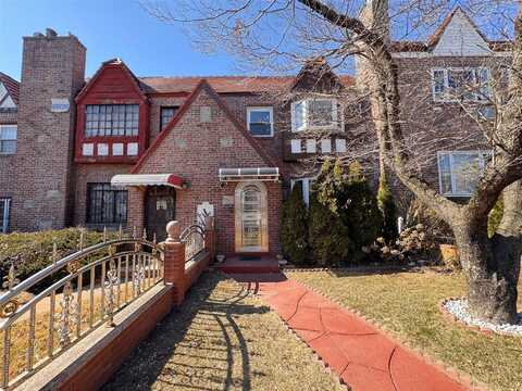 88-42 Francis Lewis Blvd, Queens Village, NY 11427