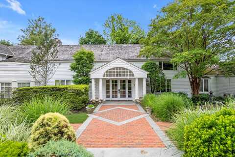 2 Aspen Place, Great Neck, NY 11021