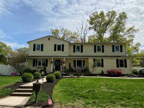 6 Pine Street N, Lake Grove, NY 11755