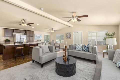 525 W El Norte Parkway, Escondido, CA 92026